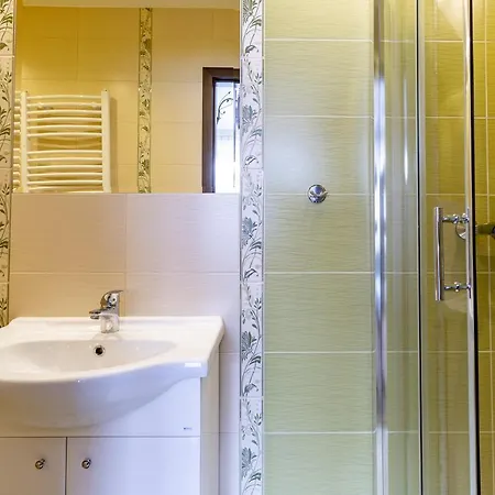 Goscinne Katarzyna Kur 3*