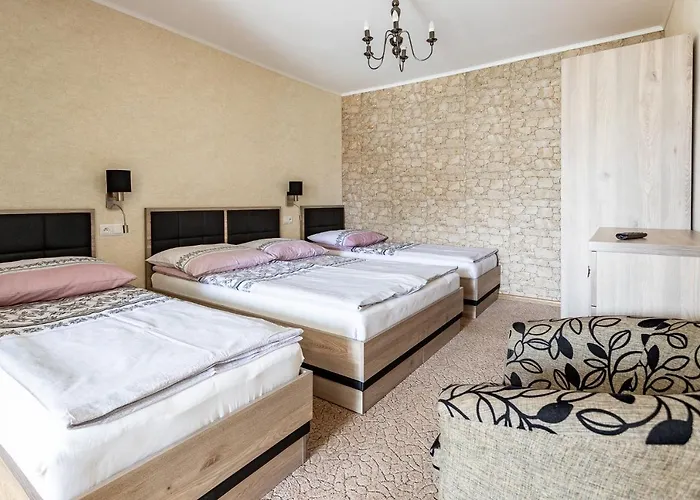Goscinne Katarzyna Kur Guest house Debki